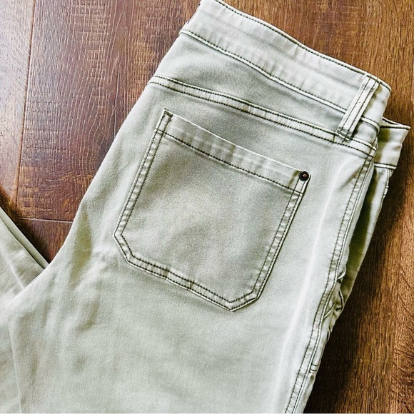 Anthropologie Hei Hei Cargo Pants | Grey/Green | Size 31 - Picture 9 of 9